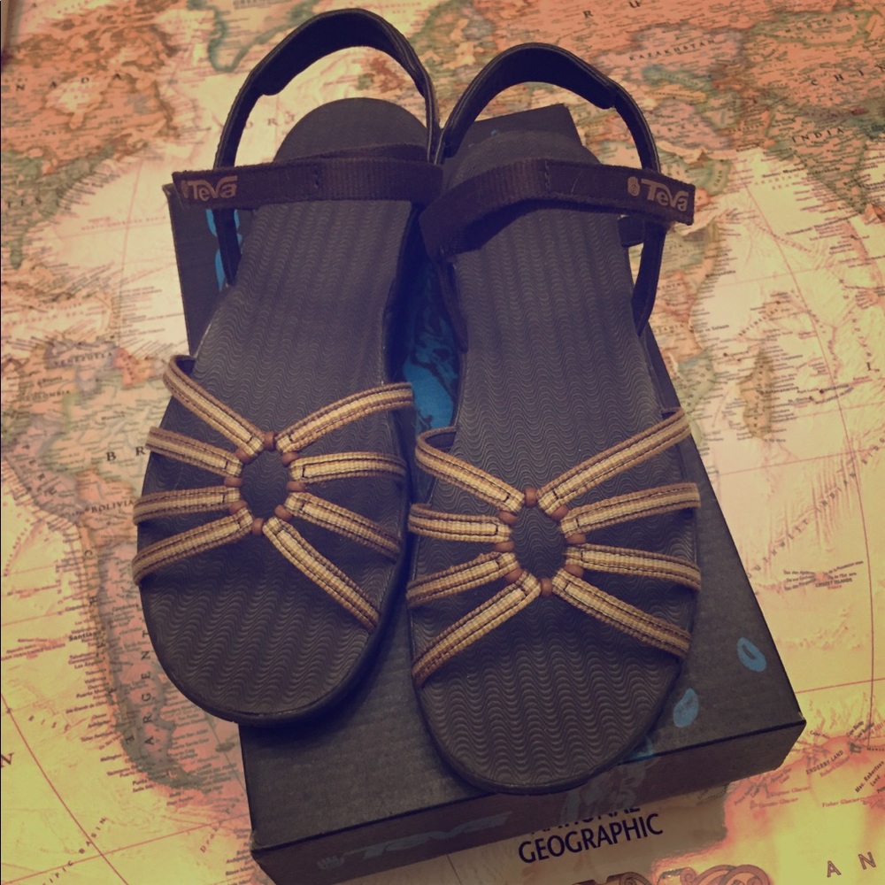 NEW Teva Kayenta Sandals Size 8.5